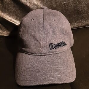 Bench Gray Cap